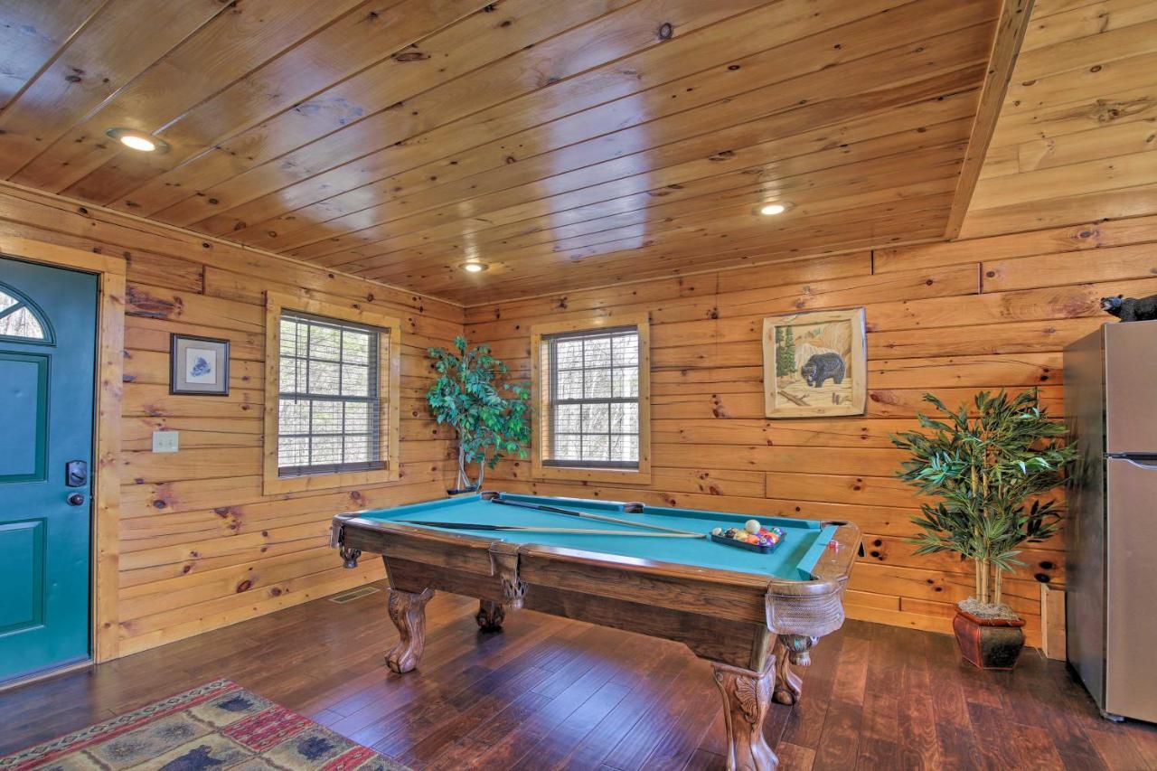 Gatlinburg Cabin With Pool Table And Hot Tub! Экстерьер фото