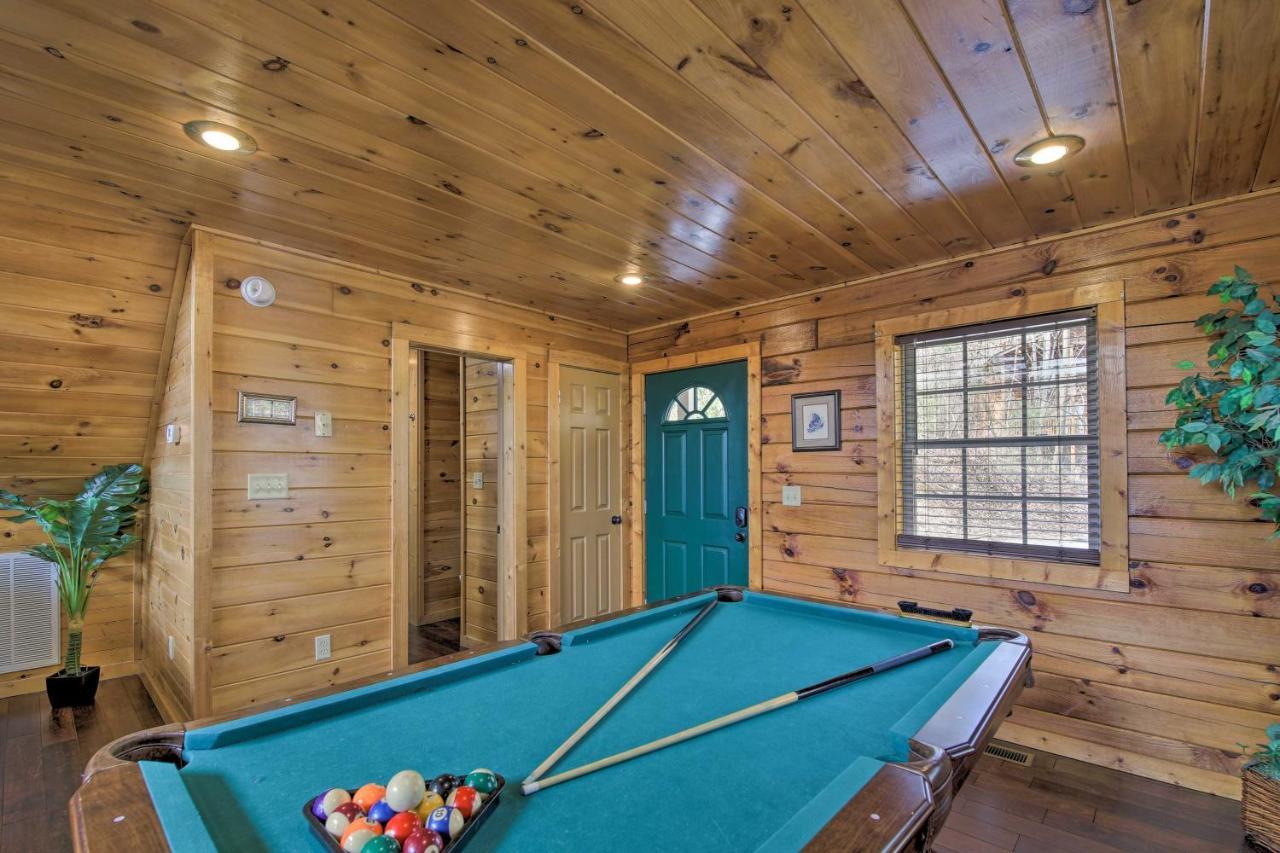 Gatlinburg Cabin With Pool Table And Hot Tub! Экстерьер фото