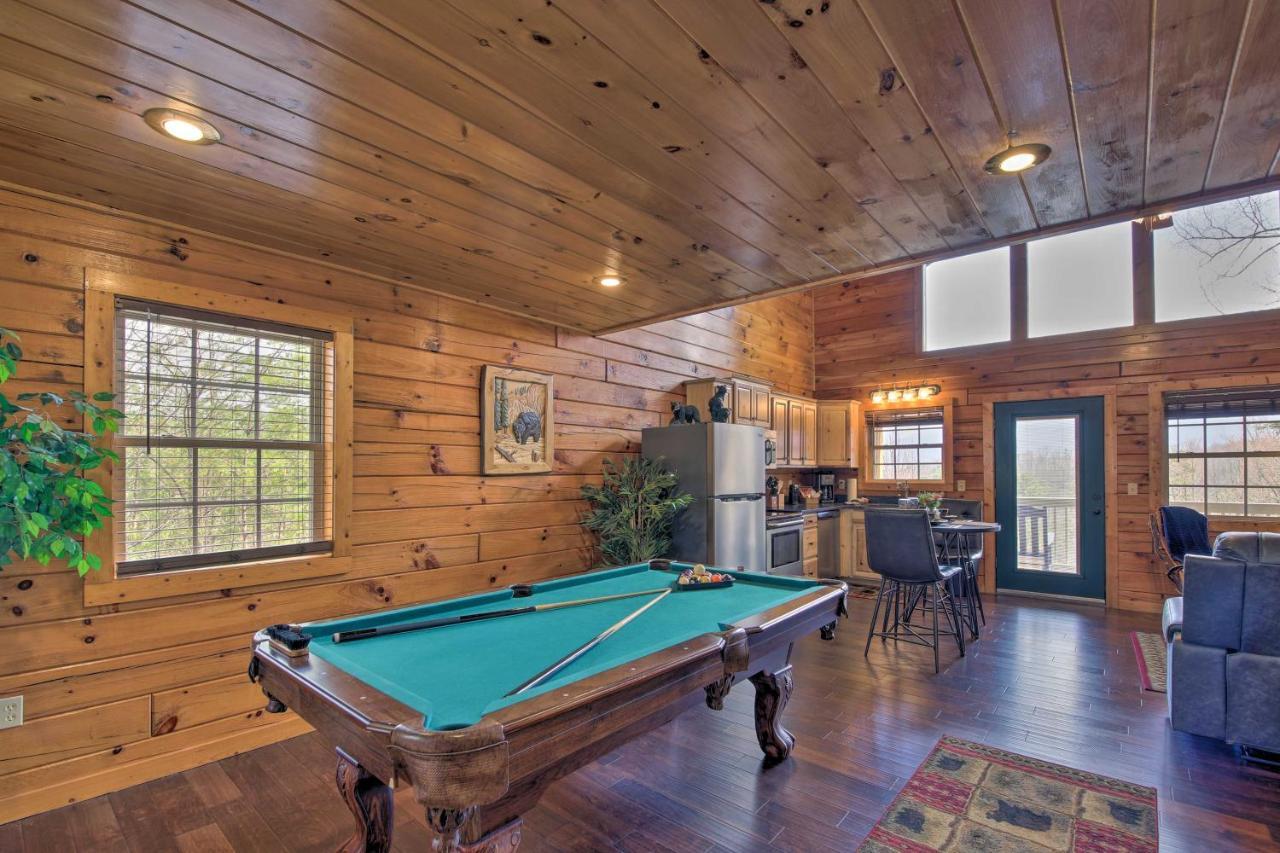 Gatlinburg Cabin With Pool Table And Hot Tub! Экстерьер фото