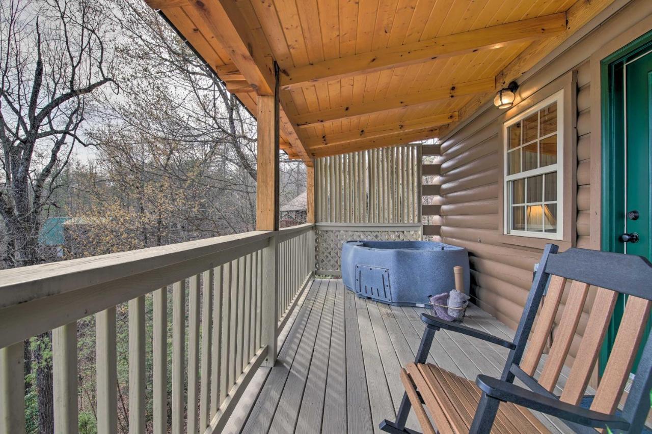 Gatlinburg Cabin With Pool Table And Hot Tub! Экстерьер фото