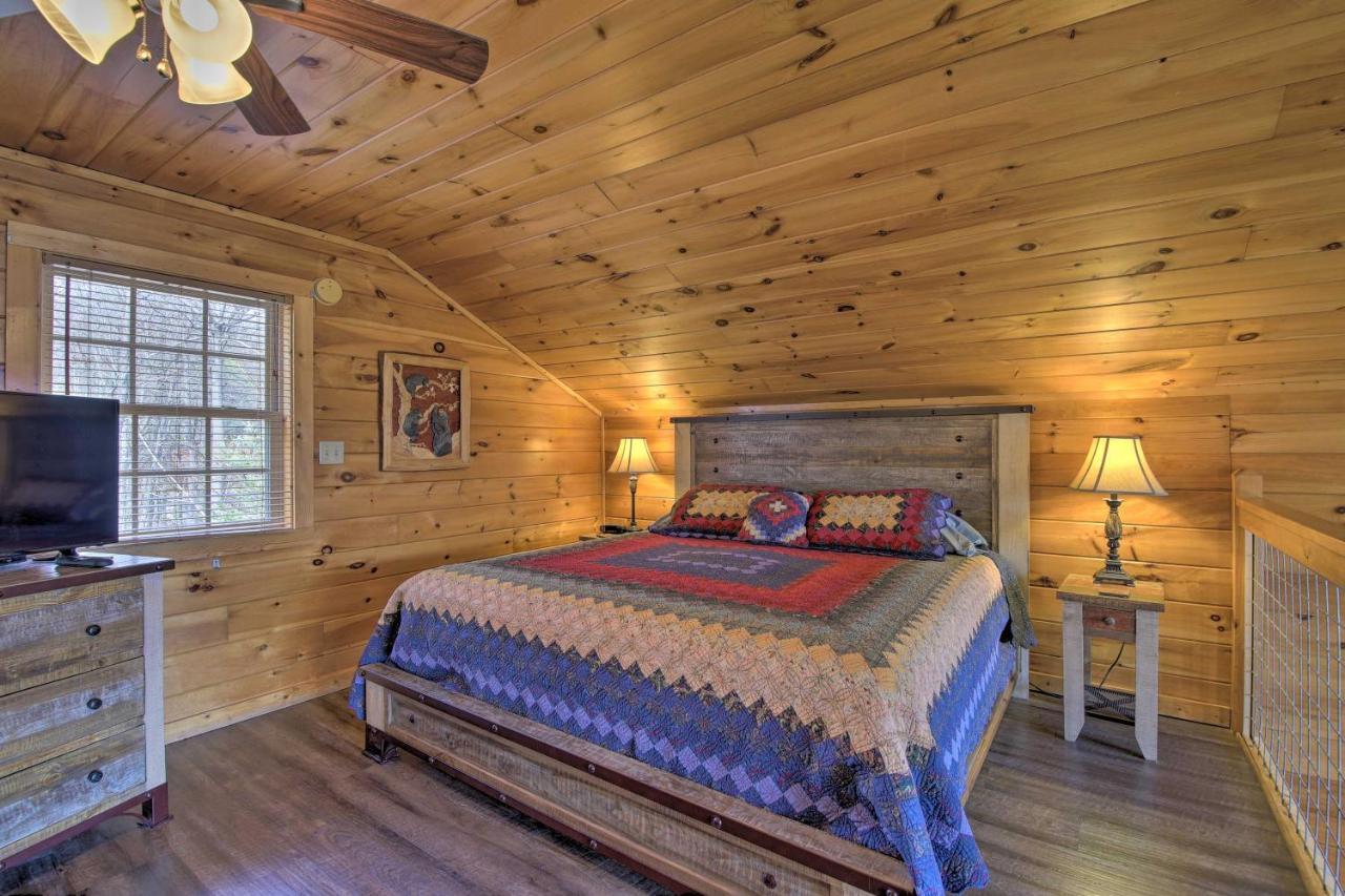 Gatlinburg Cabin With Pool Table And Hot Tub! Экстерьер фото