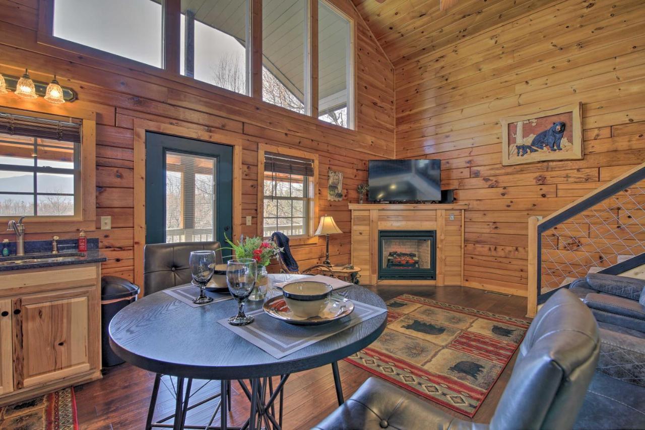 Gatlinburg Cabin With Pool Table And Hot Tub! Экстерьер фото