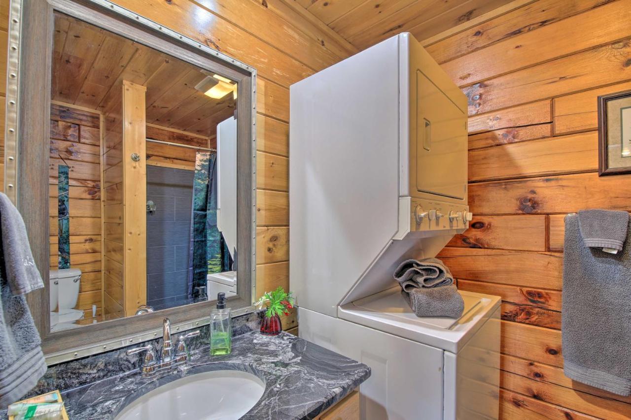 Gatlinburg Cabin With Pool Table And Hot Tub! Экстерьер фото