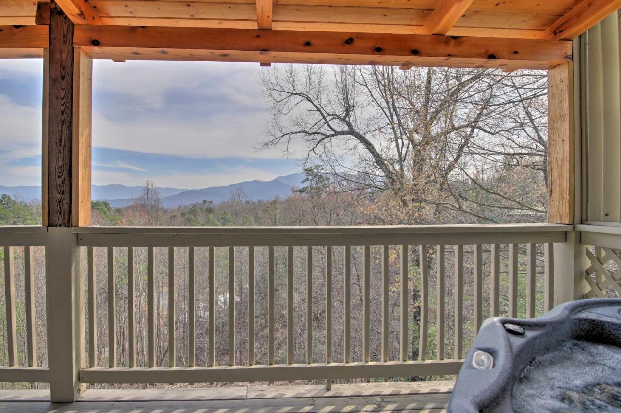 Gatlinburg Cabin With Pool Table And Hot Tub! Экстерьер фото