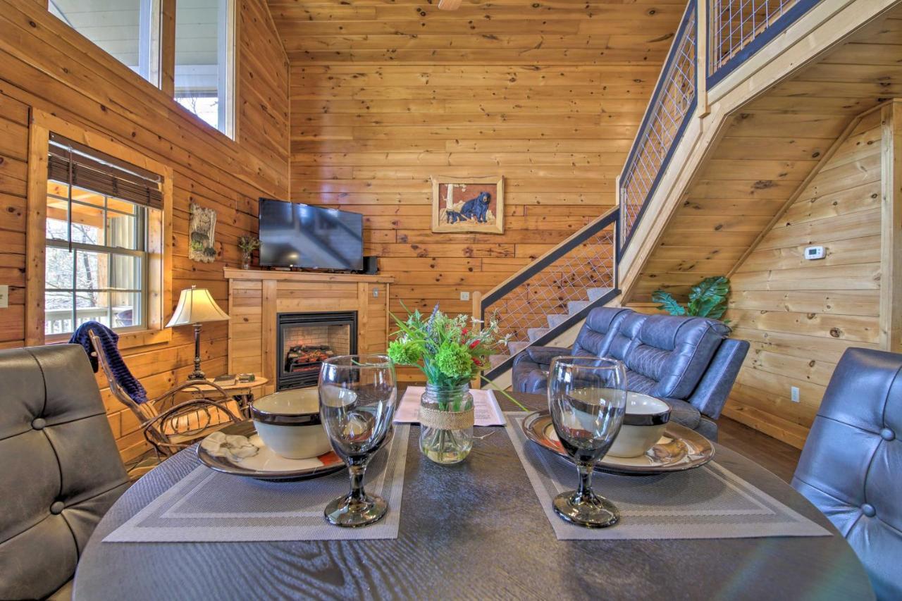 Gatlinburg Cabin With Pool Table And Hot Tub! Экстерьер фото
