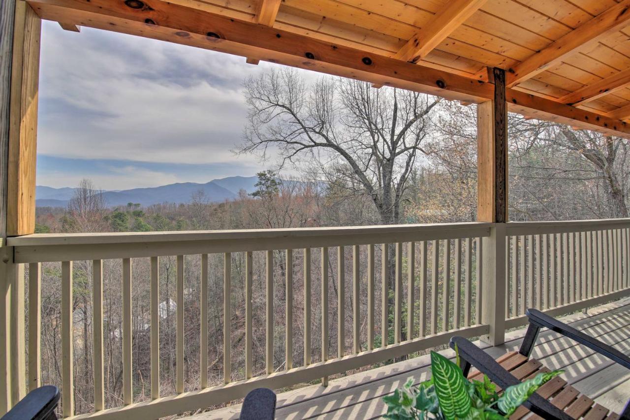 Gatlinburg Cabin With Pool Table And Hot Tub! Экстерьер фото