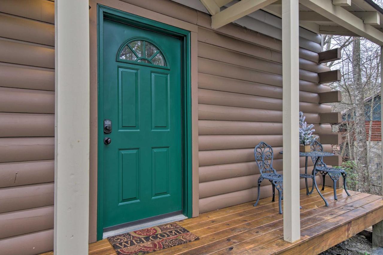 Gatlinburg Cabin With Pool Table And Hot Tub! Экстерьер фото