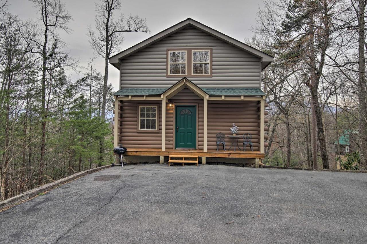Gatlinburg Cabin With Pool Table And Hot Tub! Экстерьер фото