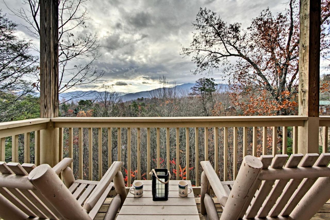 Gatlinburg Cabin With Pool Table And Hot Tub! Экстерьер фото